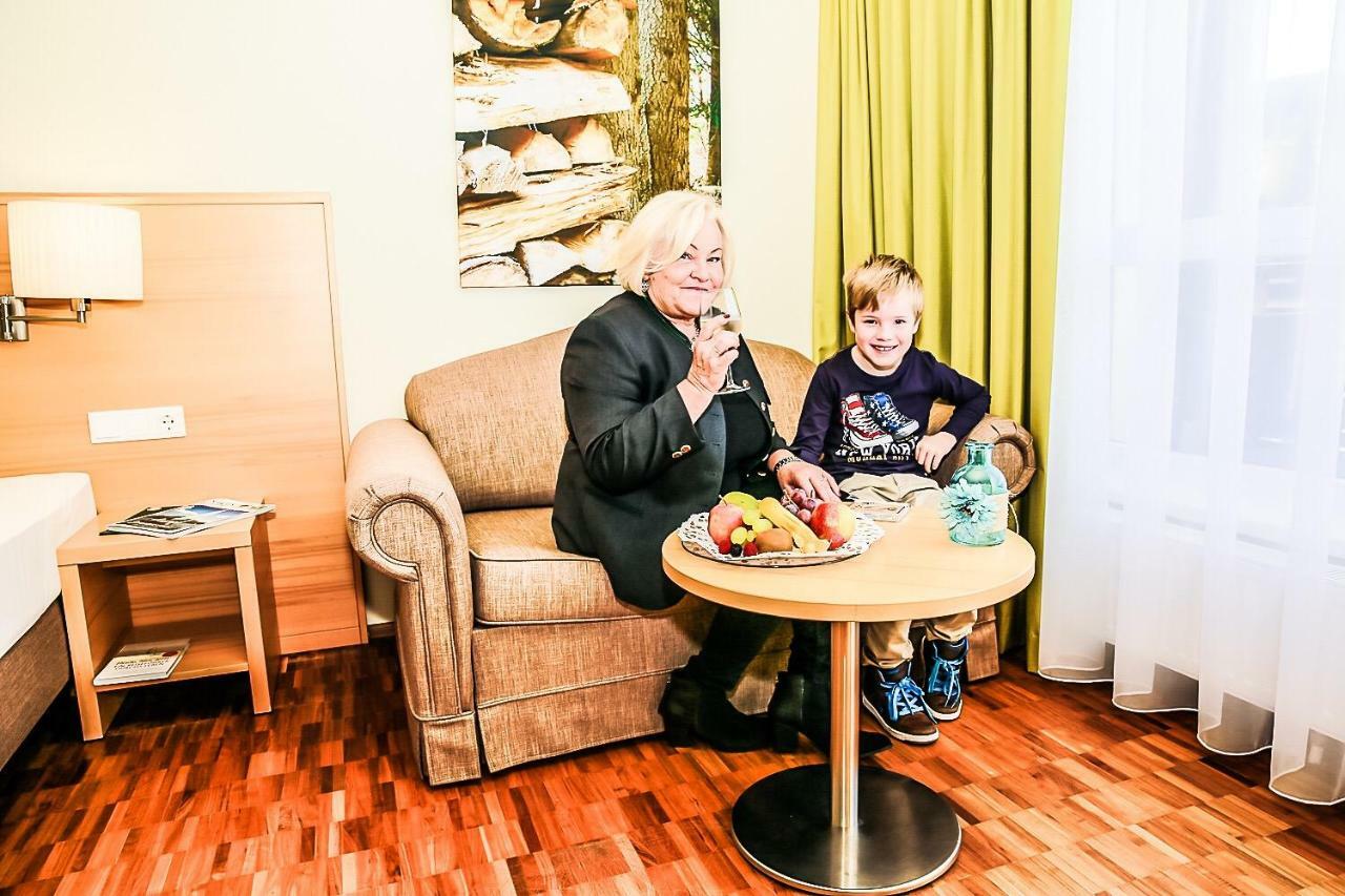 Lambrechterhof - Das Naturparkhotel ซังคท์ลัมเบร็คท์ ภายนอก รูปภาพ