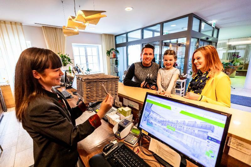 Lambrechterhof - Das Naturparkhotel ซังคท์ลัมเบร็คท์ ภายนอก รูปภาพ